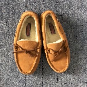 Vineyard Vines Boys Fleece Slippers